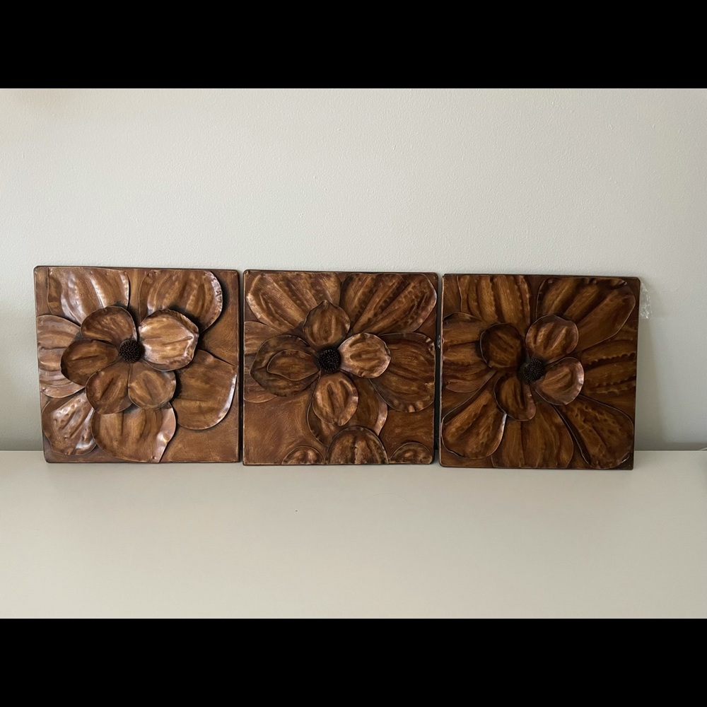 Like-new Floral Wall Art